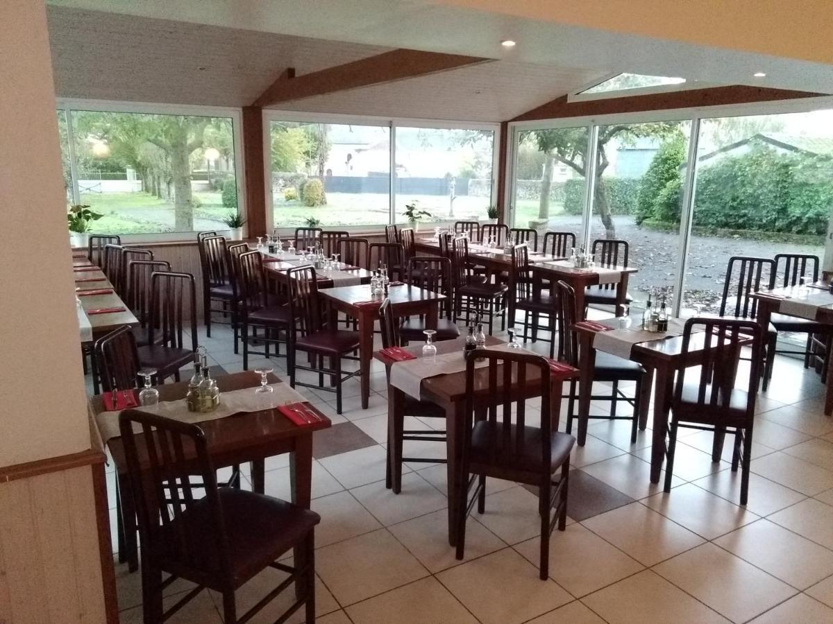 Hôtel L'Entracte à Saint-Paul-du-Bois Extérieur photo